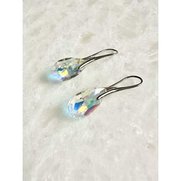 Iridescent super sparkly water teardrop earrings - Picture 5 of 5